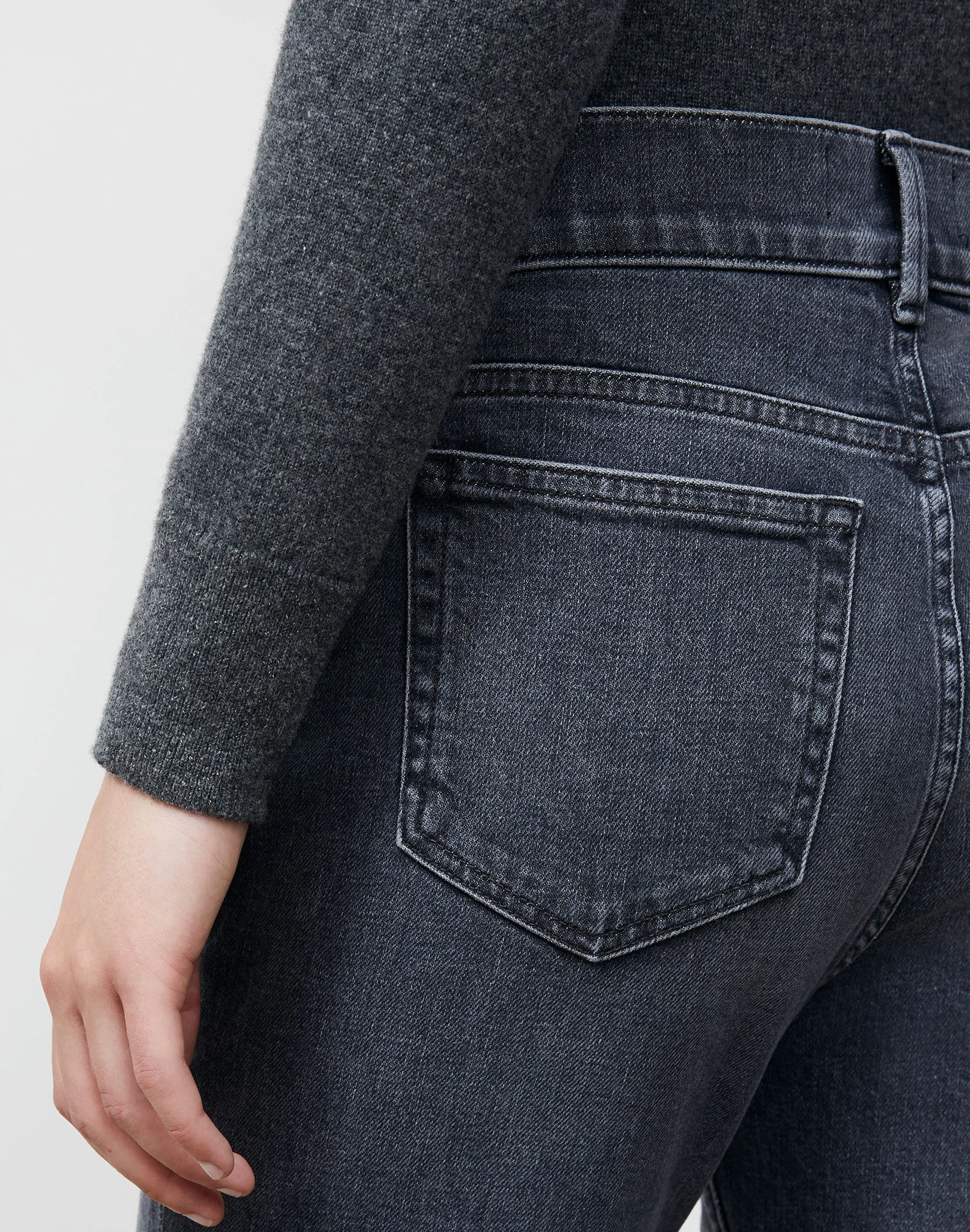 L148 Denim Reeve Straight Jean