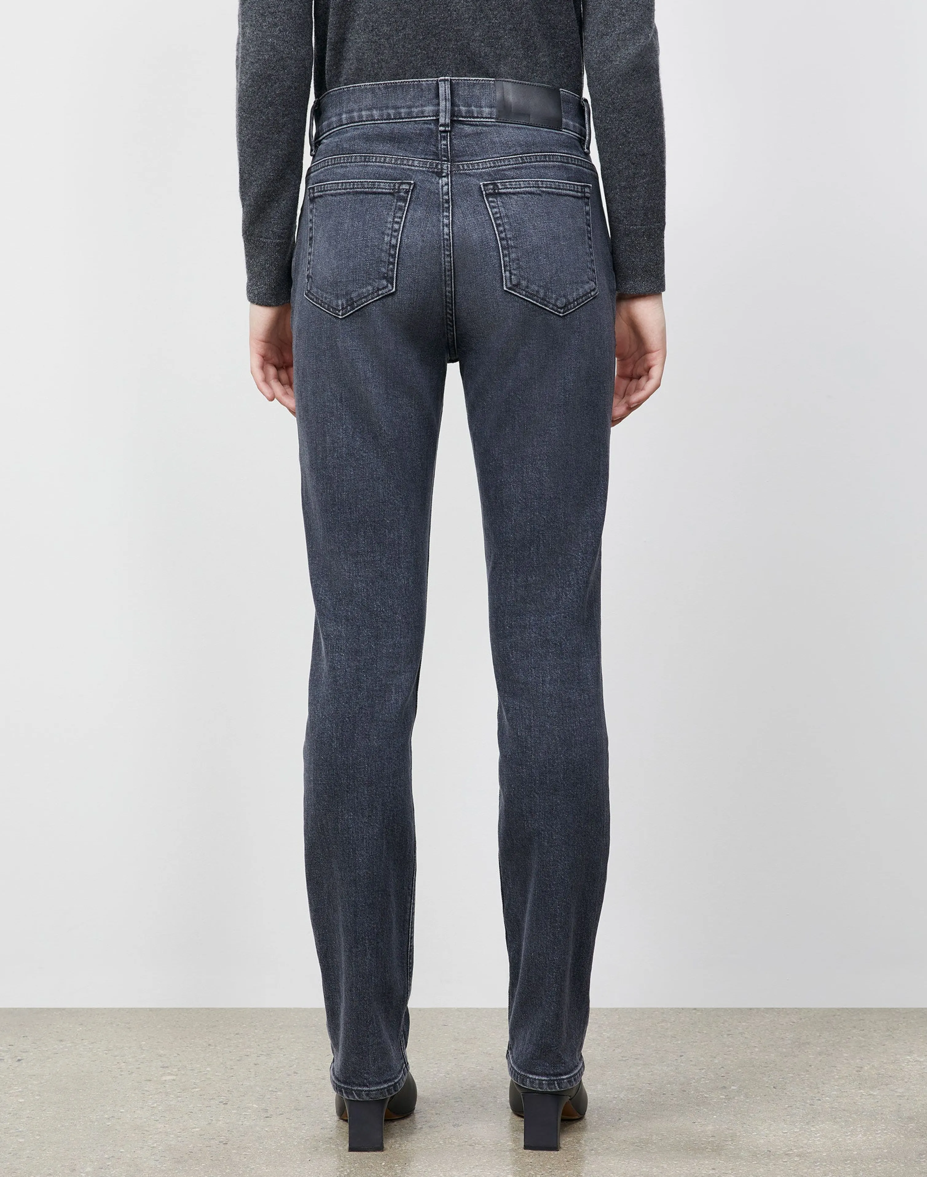 L148 Denim Reeve Straight Jean