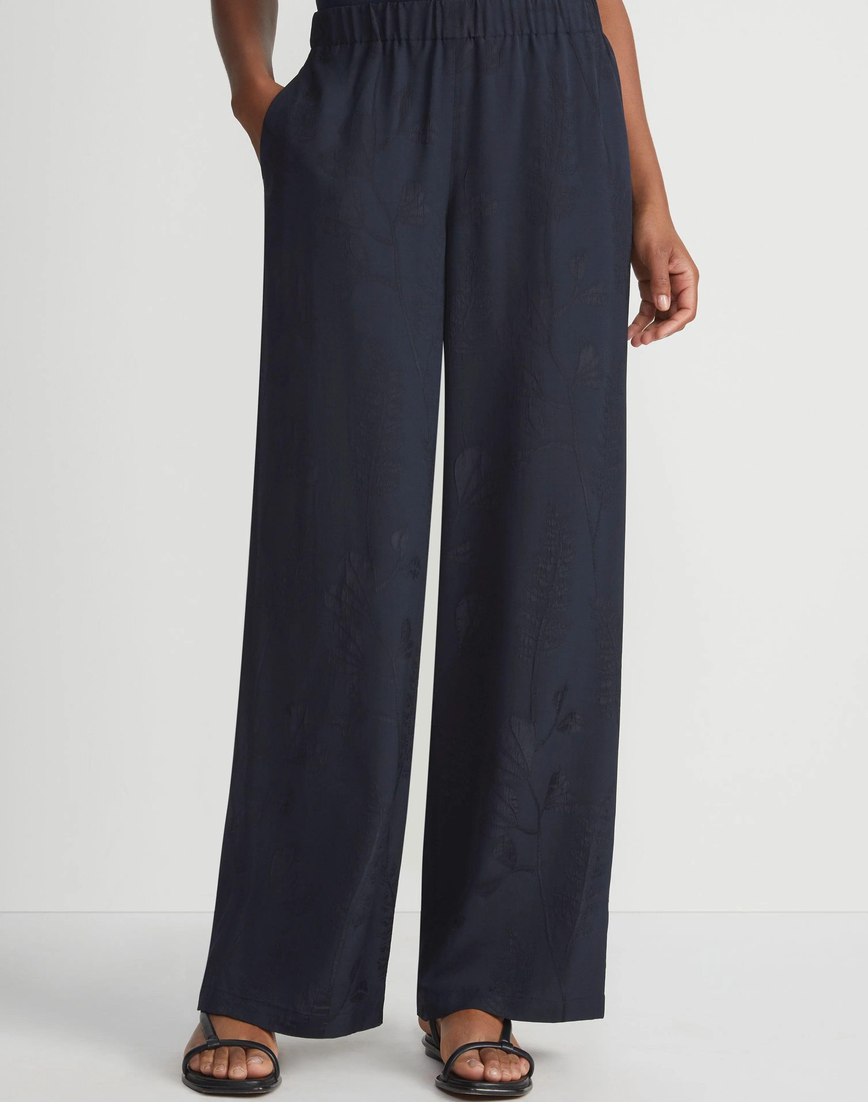 Flora Bloom Cloqué Jacquard Viscose Riverside Pant